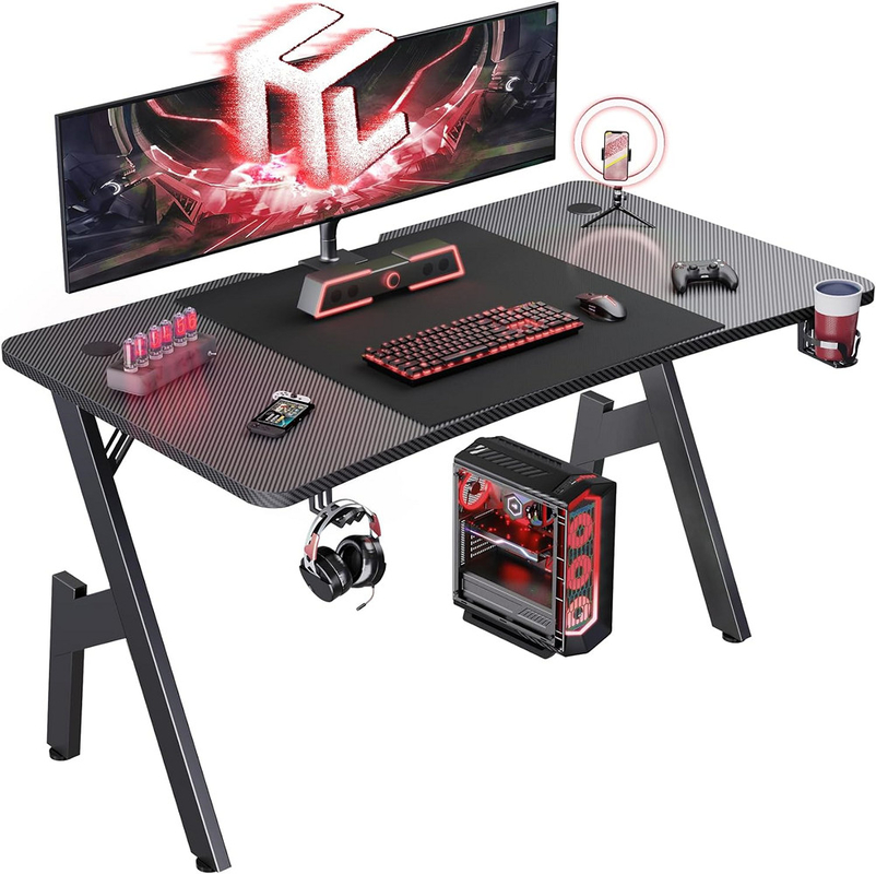 エルゴノミックなデザインのゲームデスク 1.2cmの粒板とカーボンファイバーカバー カップとヘッドセットホルダー