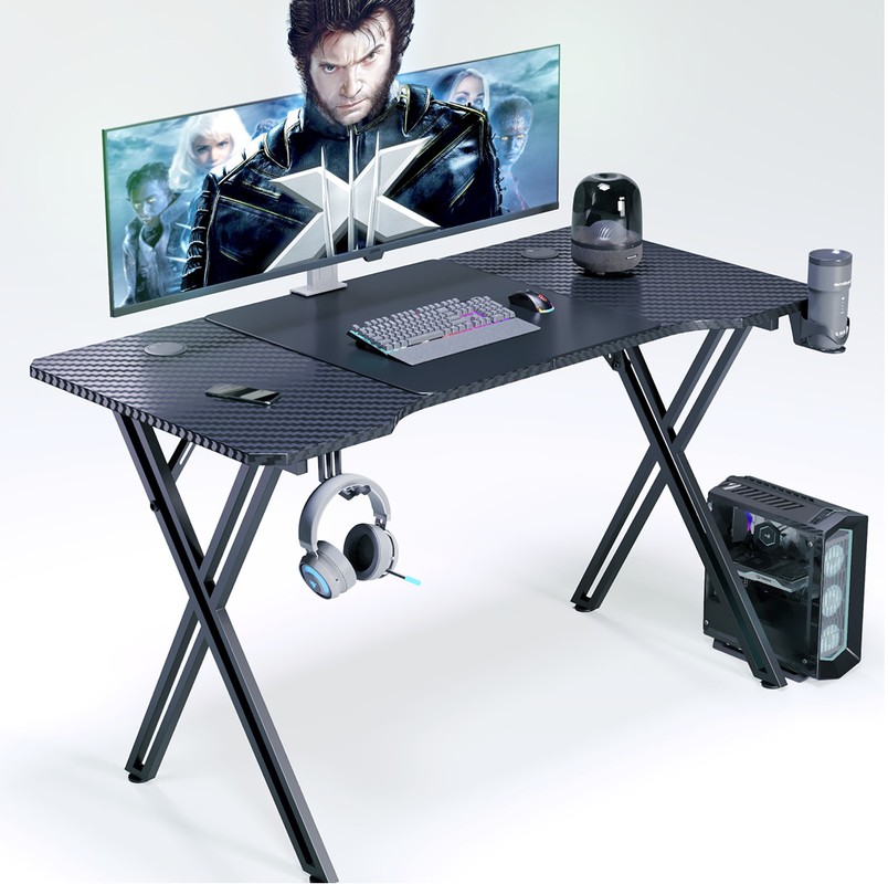 エルゴノミックなデザインのゲームデスク 1.2cmの粒板とカーボンファイバーカバー カップとヘッドセットホルダー
